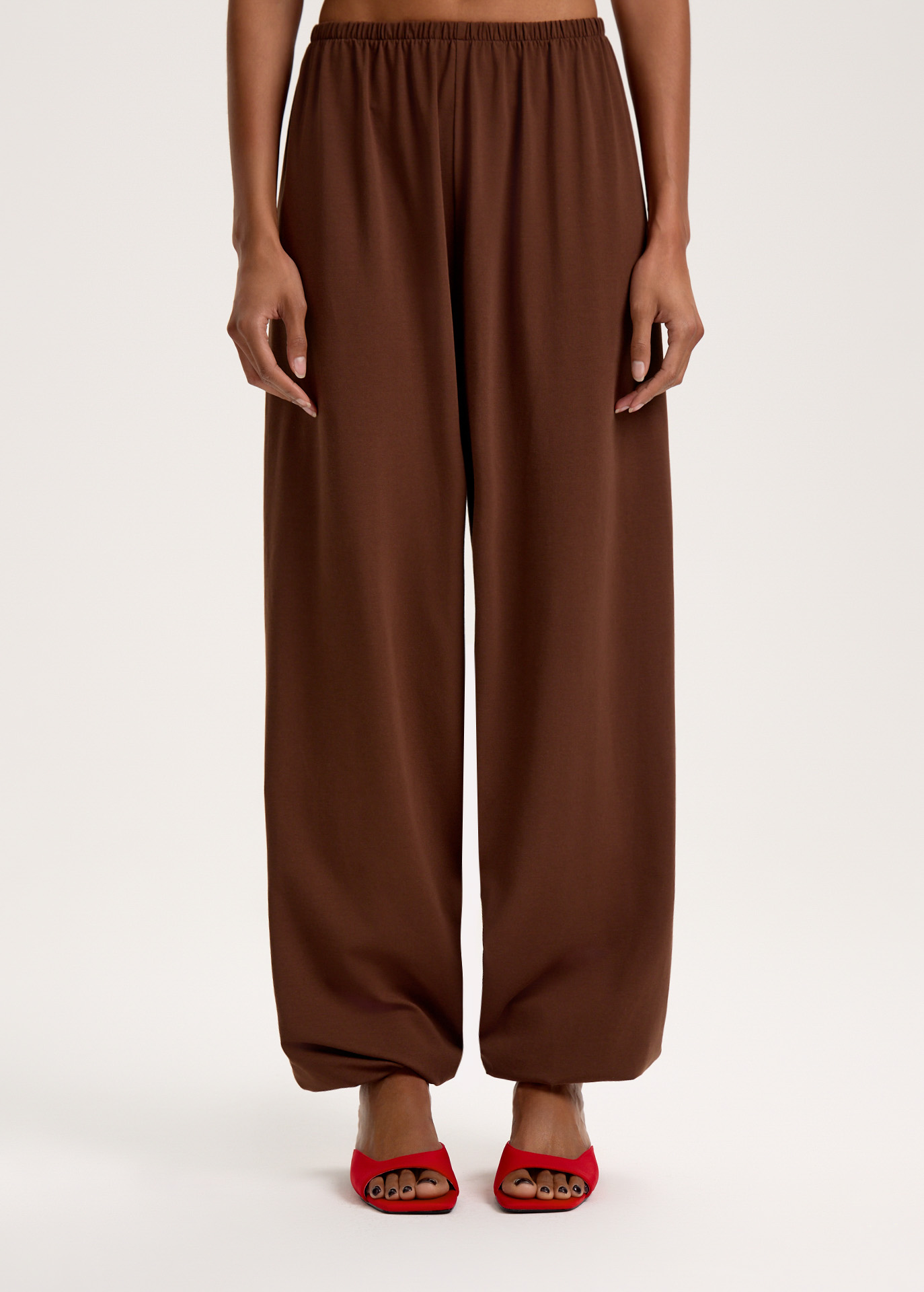 Брюки-джоггеры из легкого хлопка 6890₽